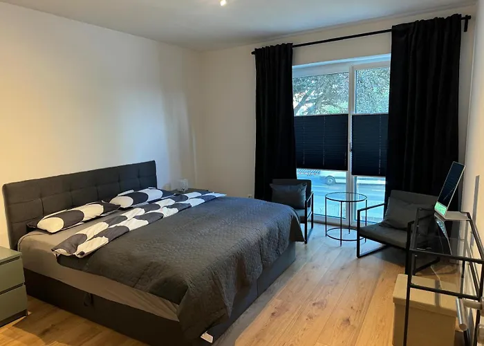 Moderne Ferienwohnung Mit Balkon 1