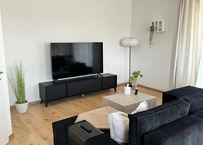 Moderne Ferienwohnung Mit Balkon 1