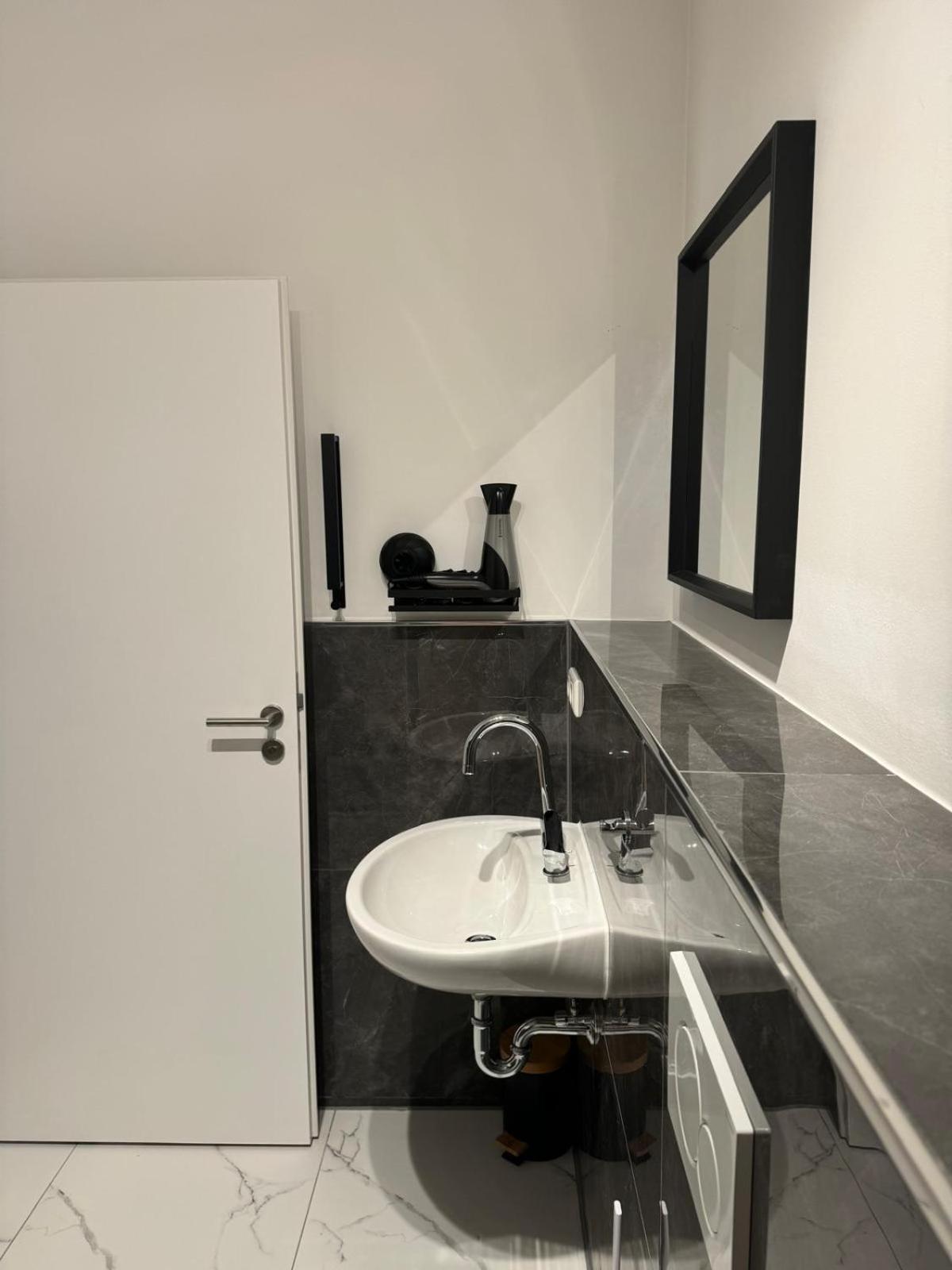 Apartment Moderne Mit Balkon 1 *