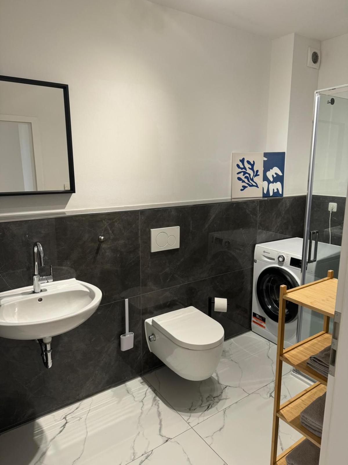 Apartment Moderne Mit Balkon 1 Lubeck