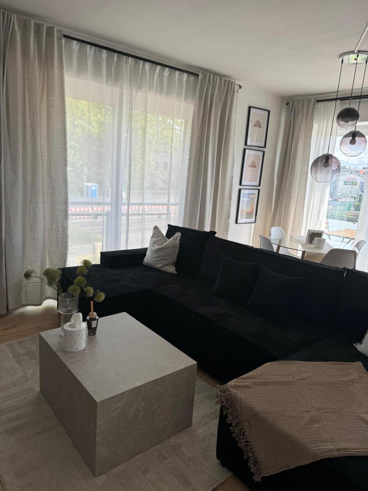 Moderne Mit Balkon 1 Apartment
