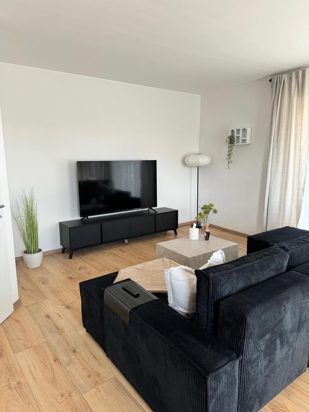 Moderne Mit Balkon 1 Apartment *
